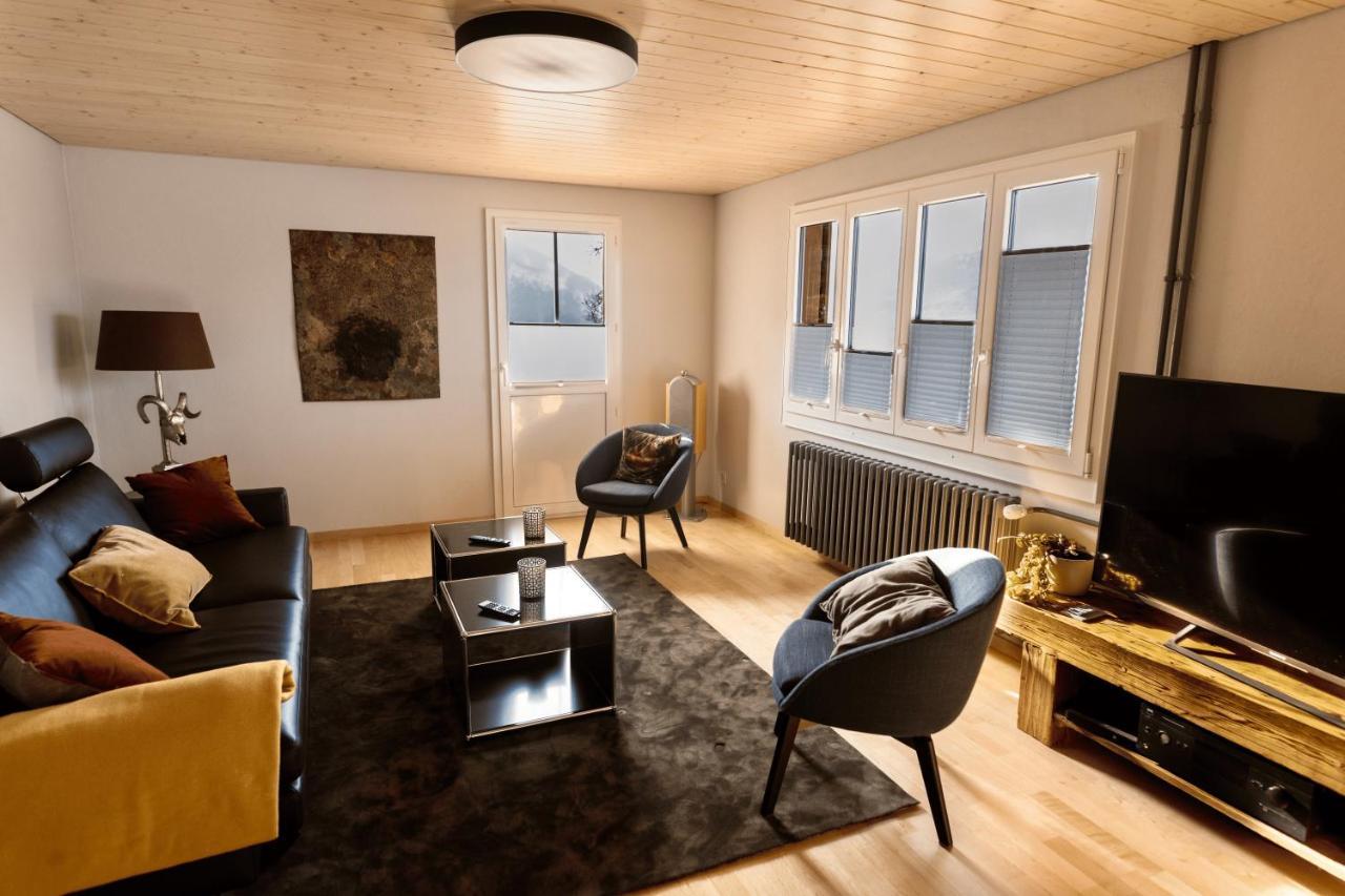 Chalet Egglen "Typical Swiss House, Best Views, Private Jacuzzi" Sigriswil Bagian luar foto