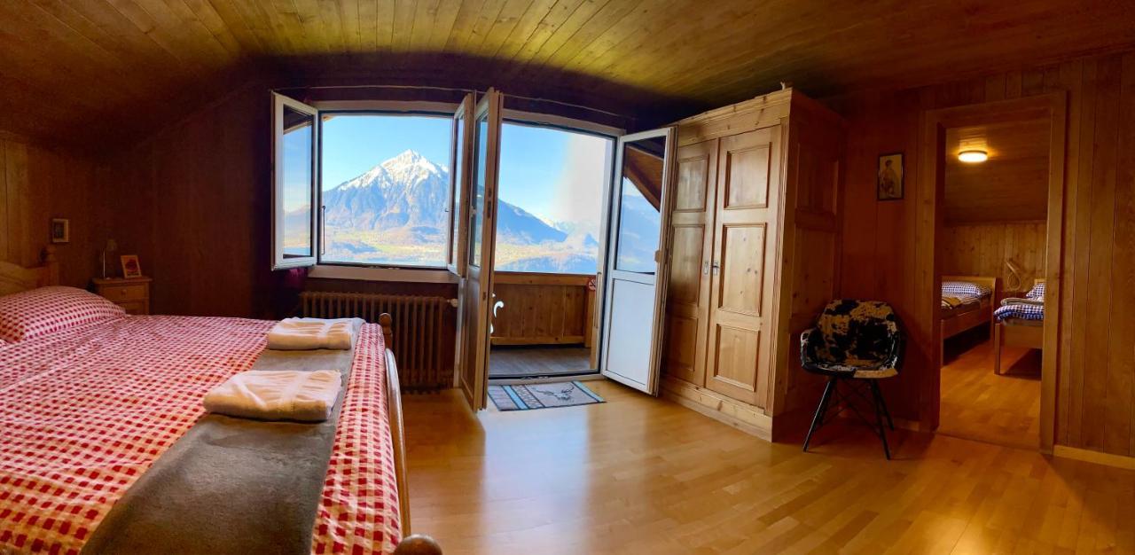 Chalet Egglen "Typical Swiss House, Best Views, Private Jacuzzi" Sigriswil Bagian luar foto