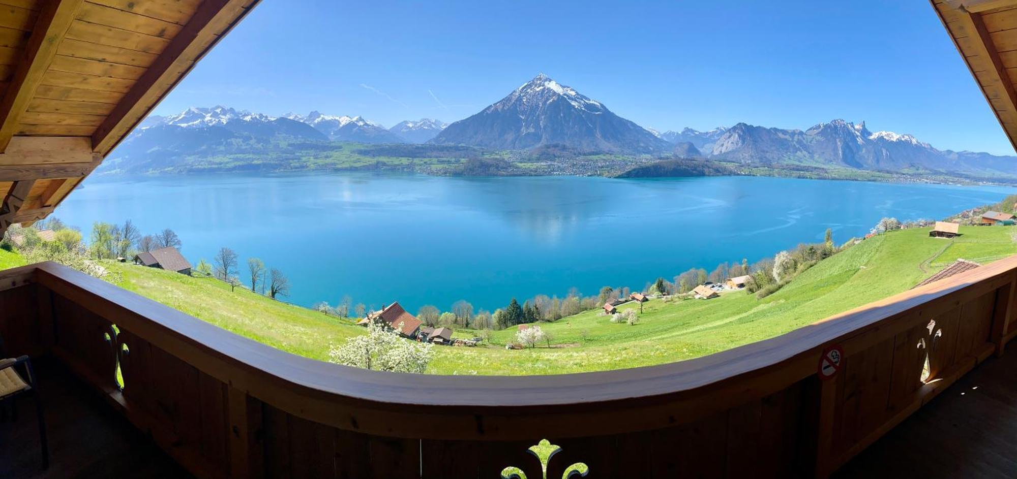 Chalet Egglen "Typical Swiss House, Best Views, Private Jacuzzi" Sigriswil Bagian luar foto