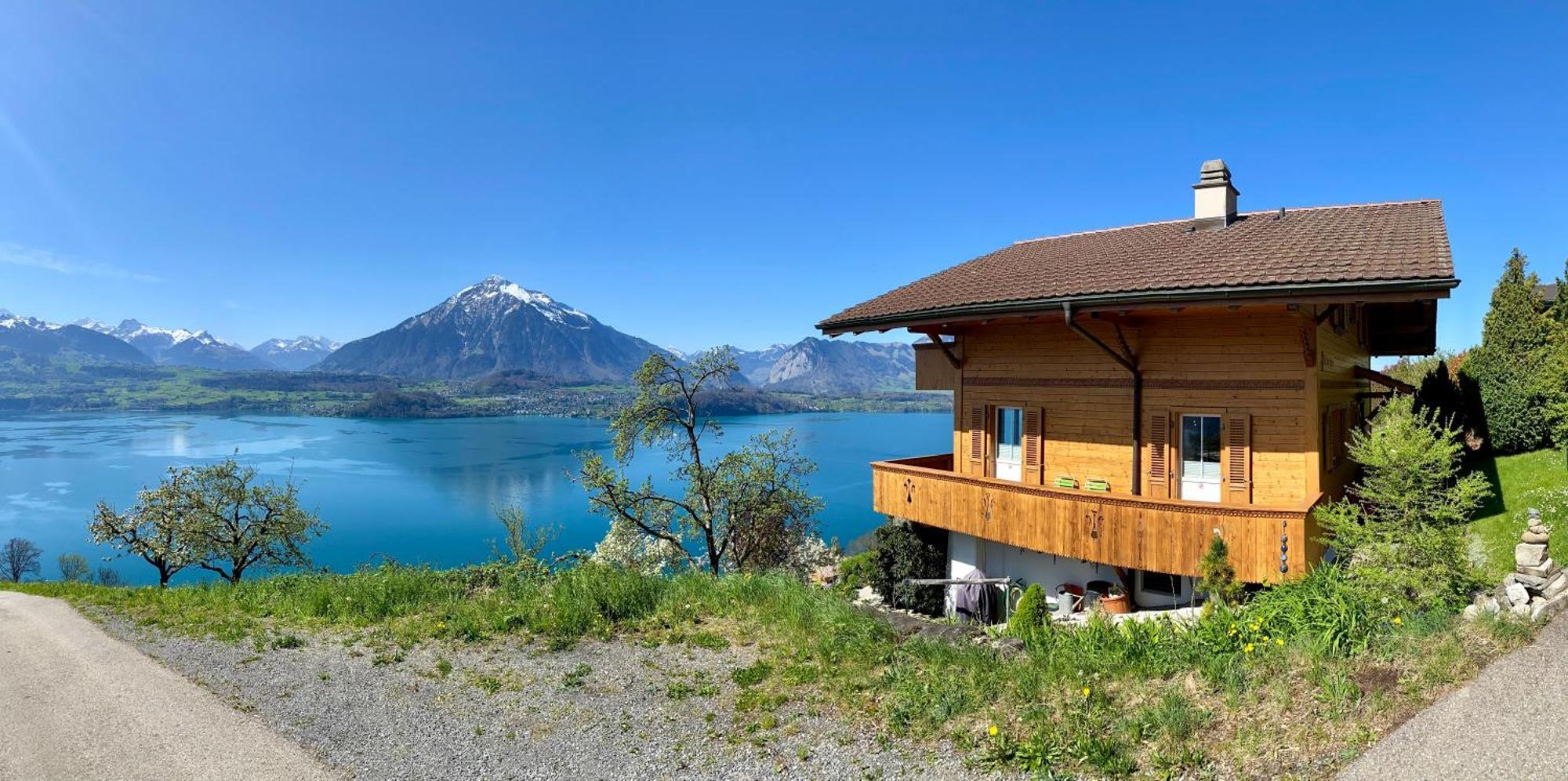 Chalet Egglen "Typical Swiss House, Best Views, Private Jacuzzi" Sigriswil Bagian luar foto