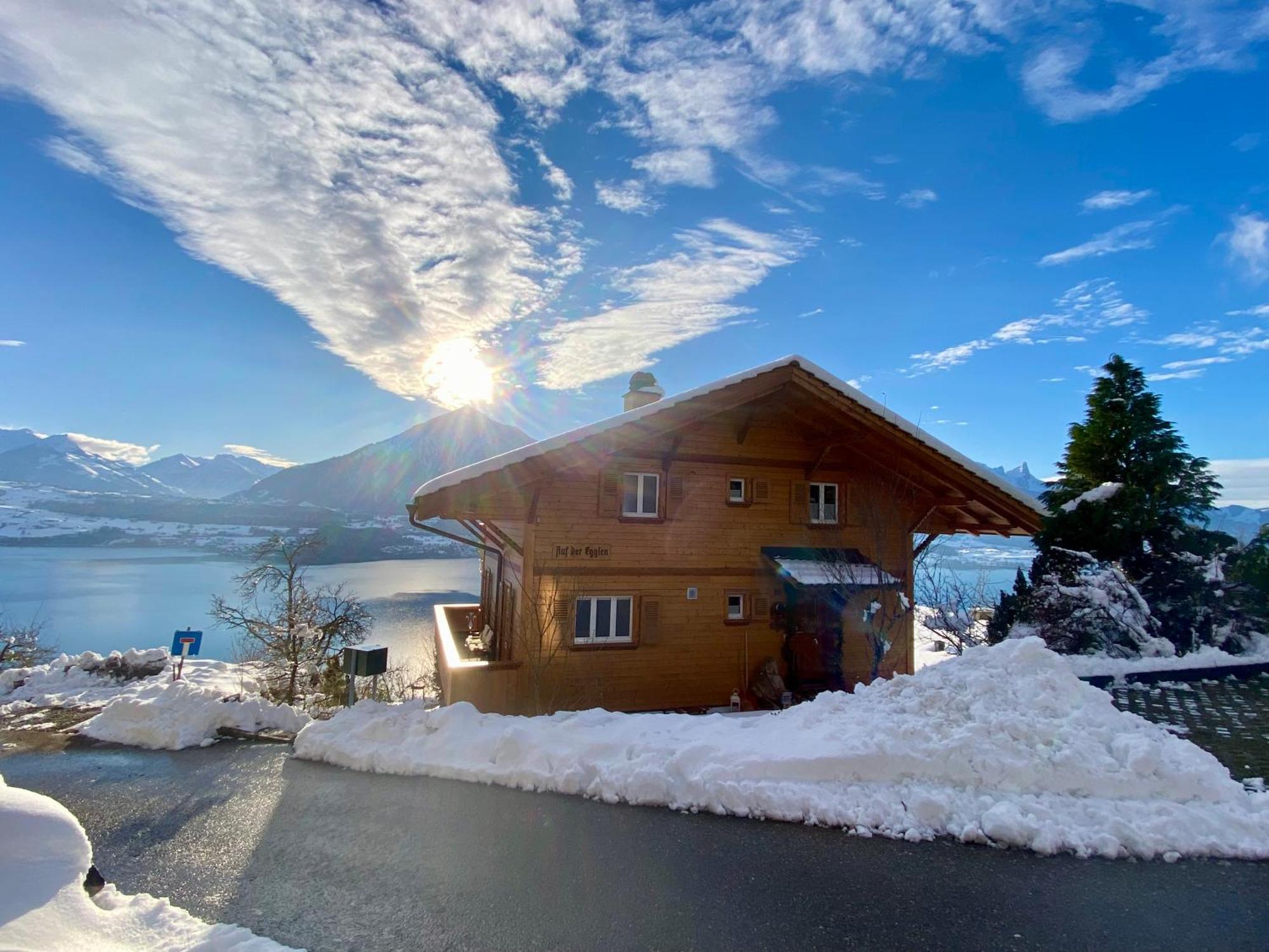 Chalet Egglen "Typical Swiss House, Best Views, Private Jacuzzi" Sigriswil Bagian luar foto