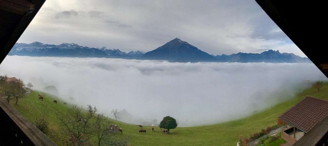 Chalet Egglen "Typical Swiss House, Best Views, Private Jacuzzi" Sigriswil Bagian luar foto