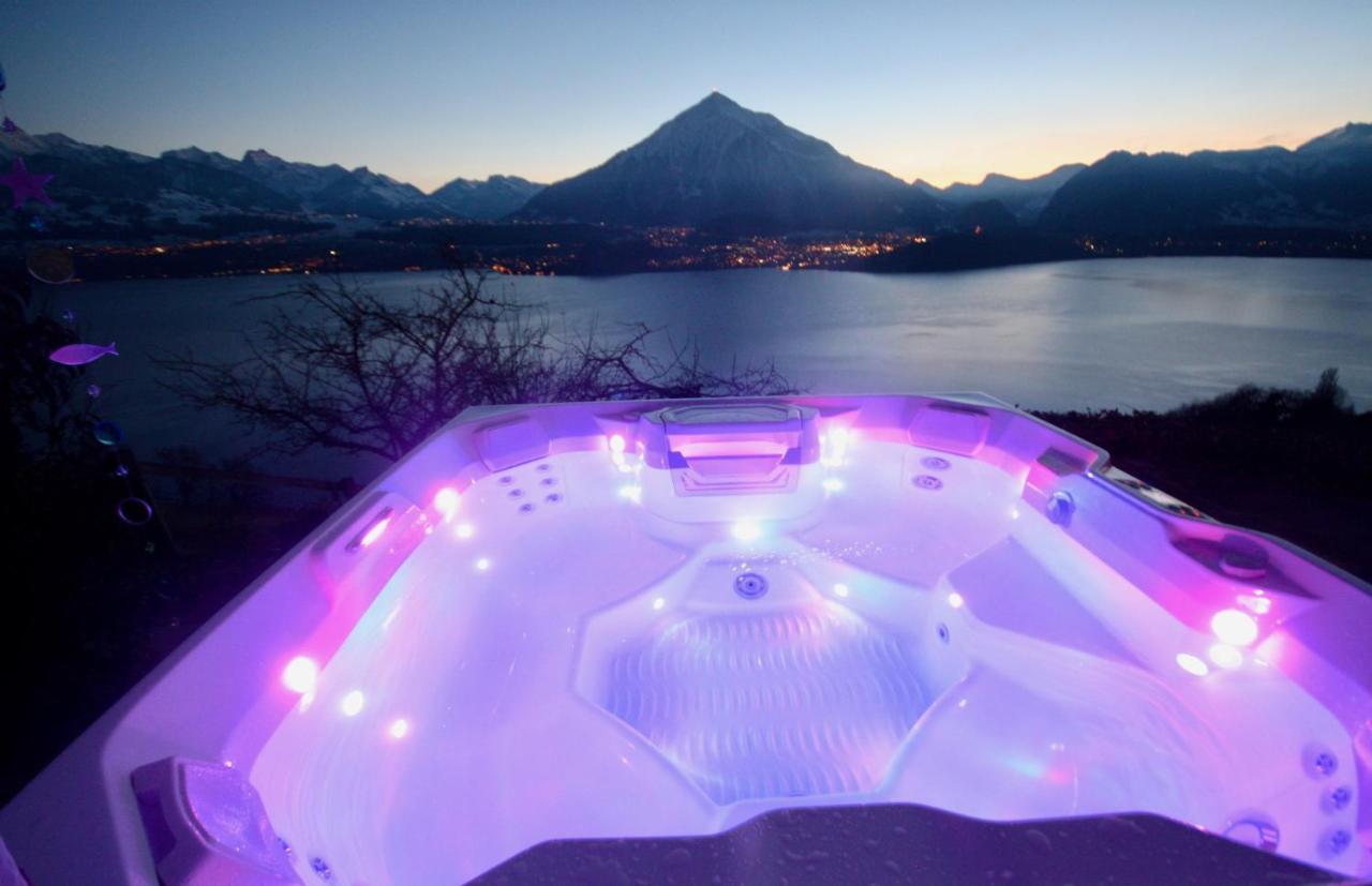Chalet Egglen "Typical Swiss House, Best Views, Private Jacuzzi" Sigriswil Bagian luar foto
