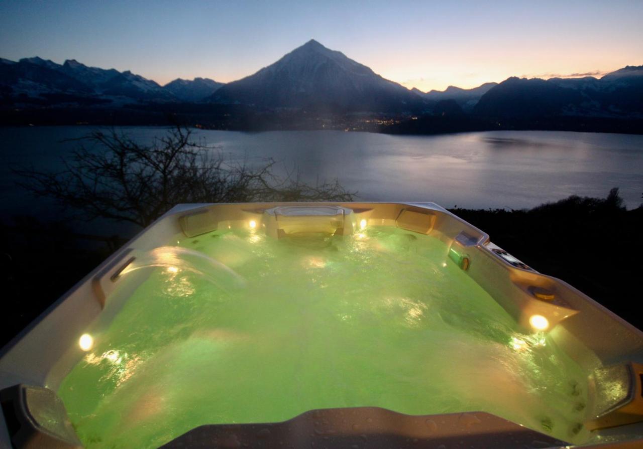 Chalet Egglen "Typical Swiss House, Best Views, Private Jacuzzi" Sigriswil Bagian luar foto