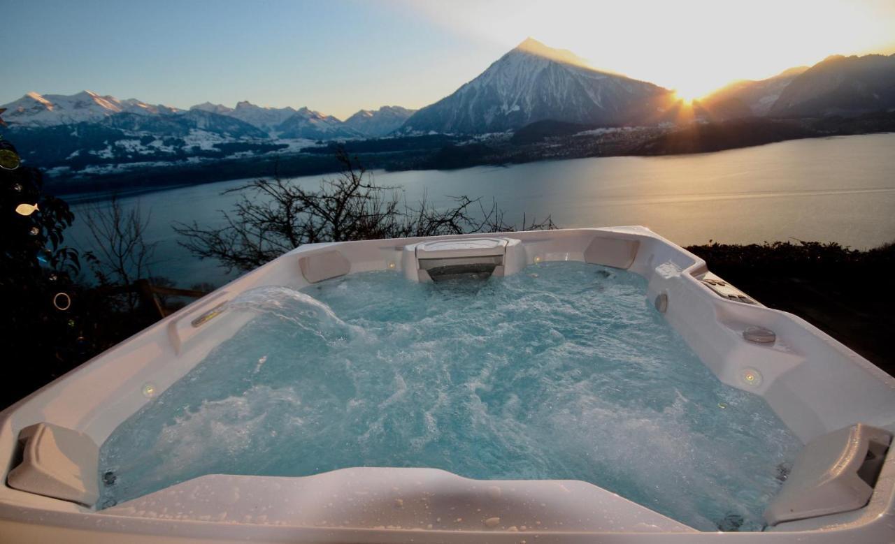 Chalet Egglen "Typical Swiss House, Best Views, Private Jacuzzi" Sigriswil Bagian luar foto